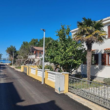 Apartman Car Vir Buitenkant foto
